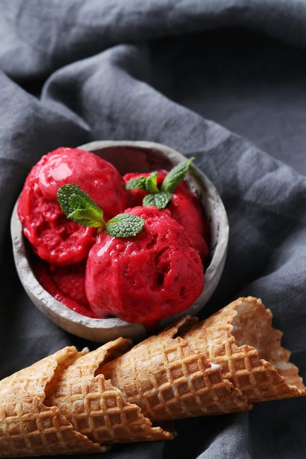 Come si fa il gelato alla stracciatella con gocce di cioccolato fondente?